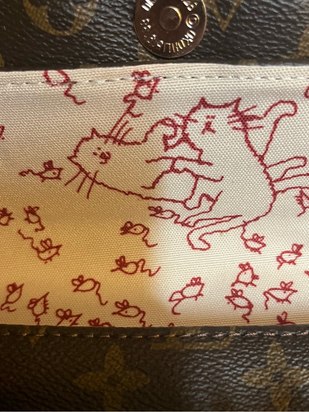 Louis. Vuitton. Grace Coddington. Wallet in a Chain Playful Cat Bag - Picture 8 of 9